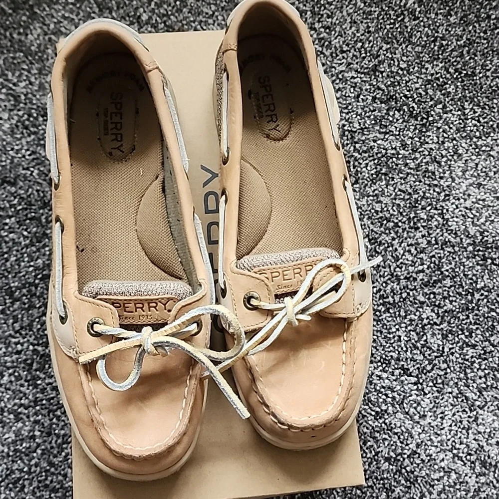 Sperry,s - Picture 2 of 8